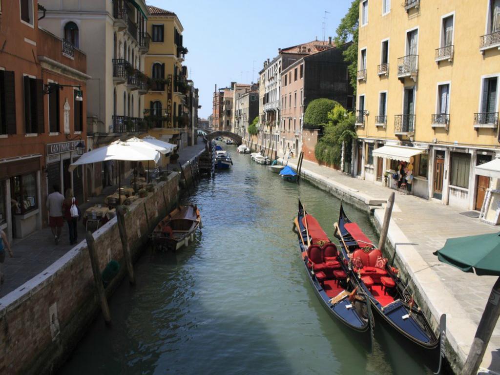 Guest House La Chicca Venice Exterior photo