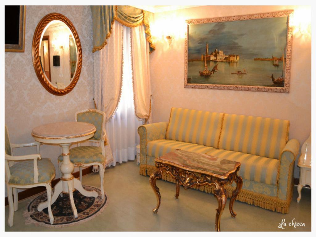 Guest House La Chicca Venice Room photo